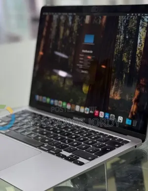 Photo - New Laptop Apple MacBook Air 2020 8GB Intel Core i3 SSD 256GB