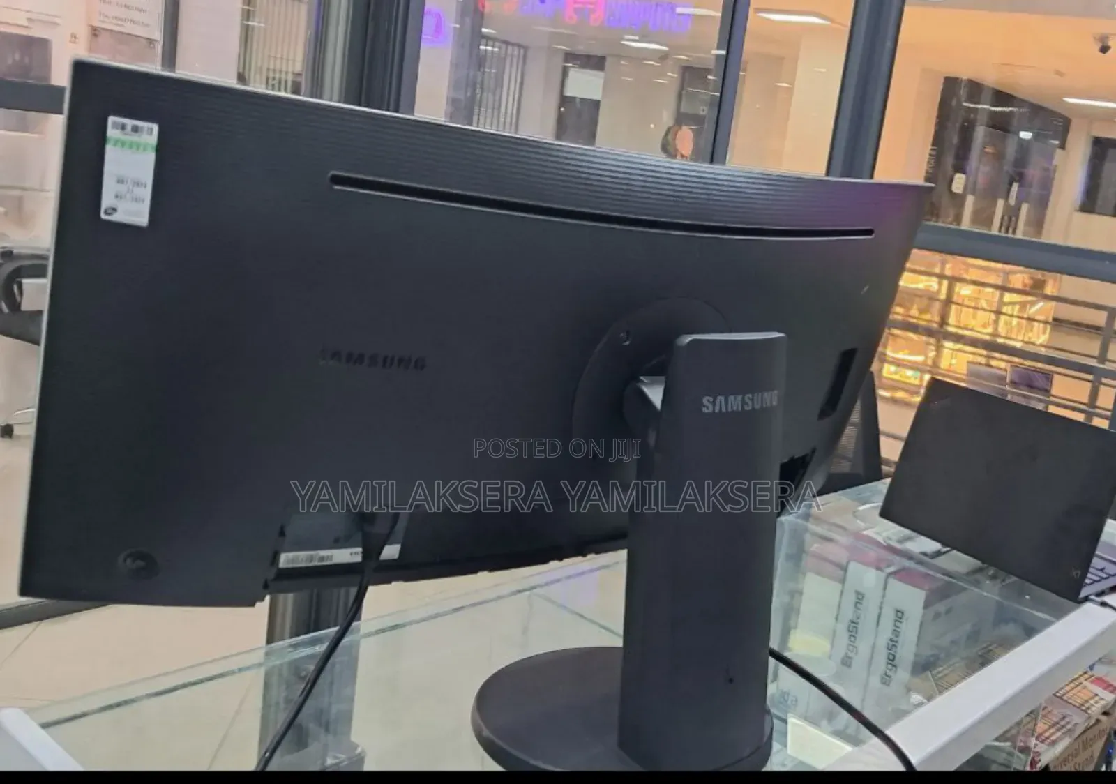 Ssamsung Curved Monitor