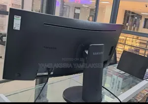 Ssamsung Curved Monitor