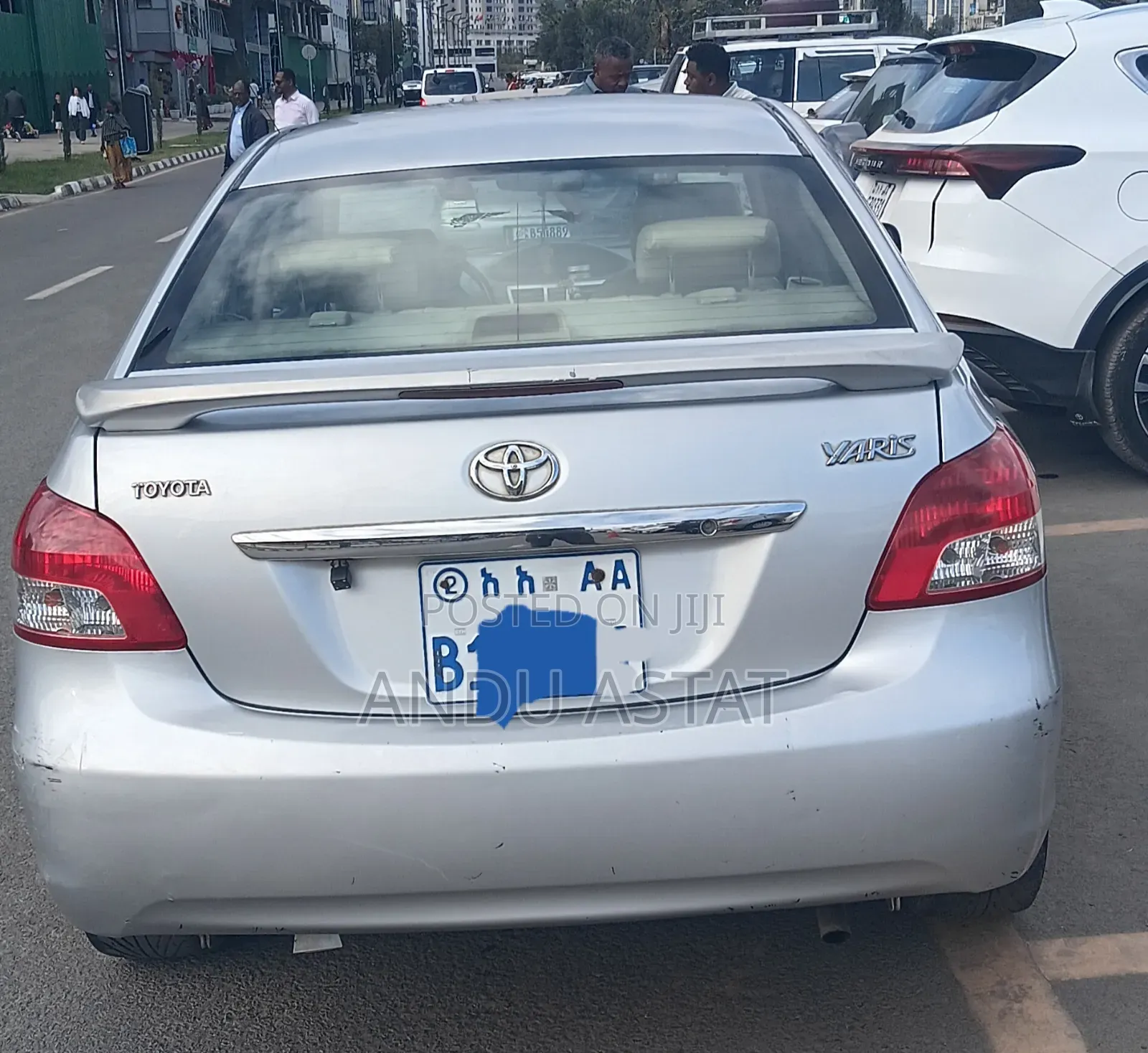 Toyota Yaris Base Hatchback 5dr 2010 Silver