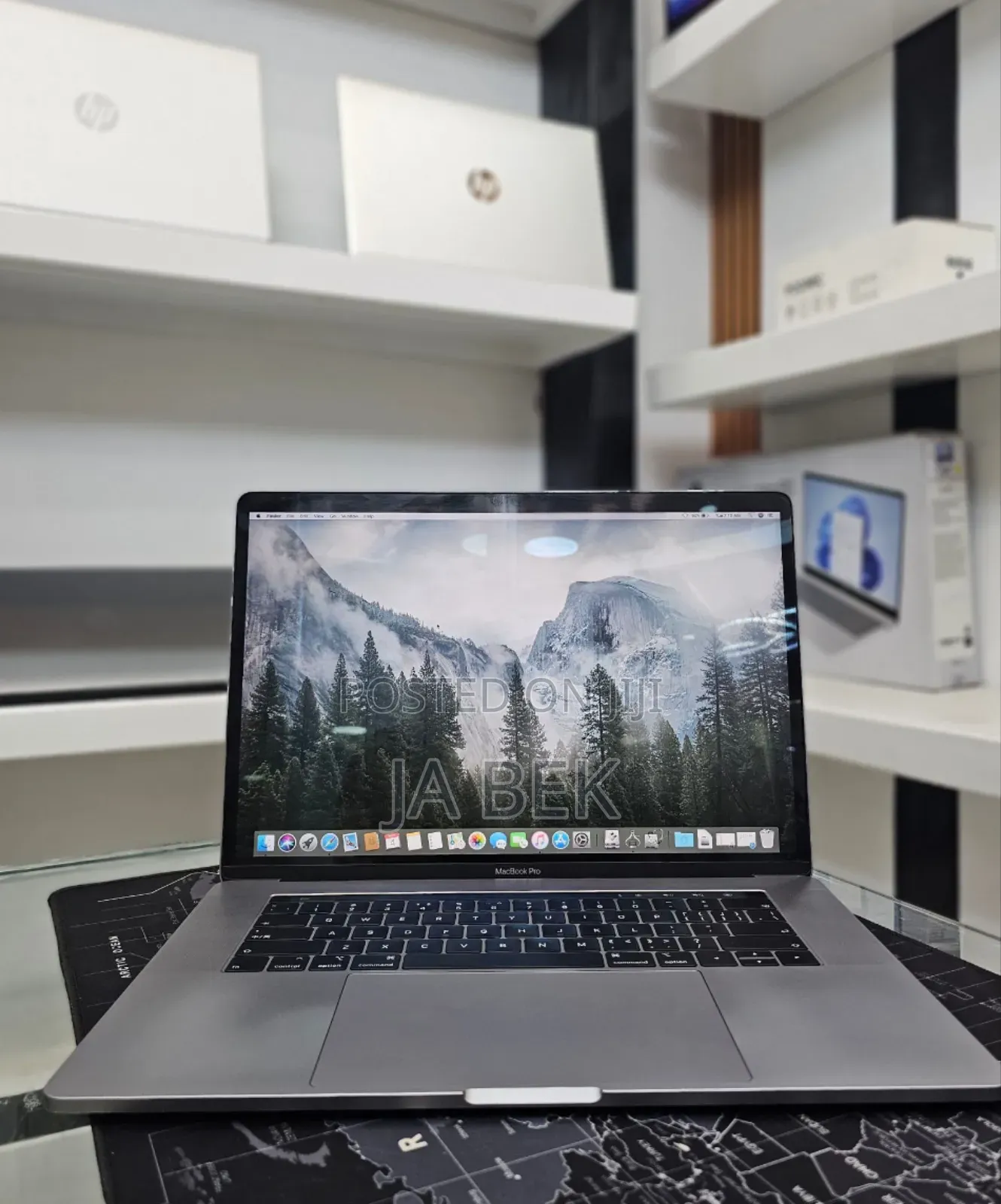 New Laptop Apple MacBook Pro 2019 16GB Intel Core I9 SSD 512GB