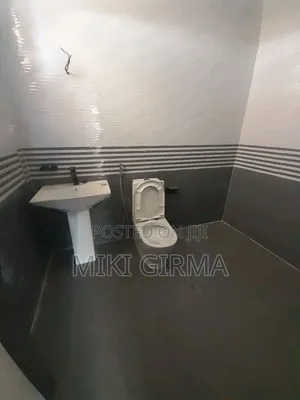 3bdrm Villa in ጃክሮስ, Bole for sale