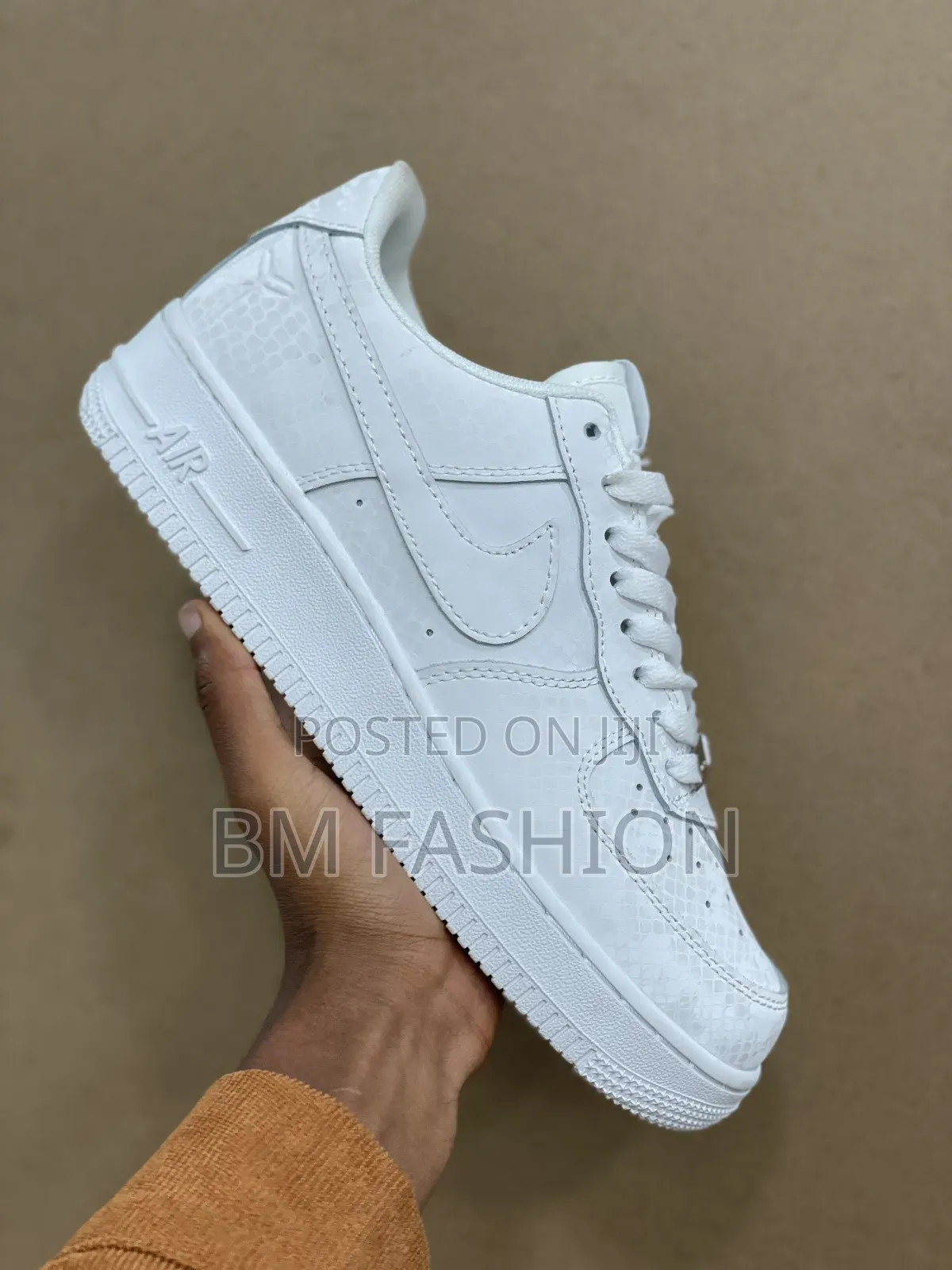 White Nike Af1 (Original Quality): With Free Delivery