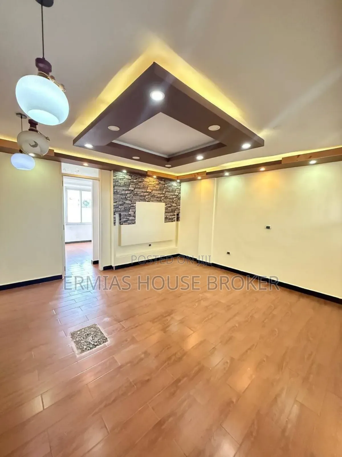 ሚሸጥ ፎቅ G+10 በወር 3ሚሊን ገቢ ያለው