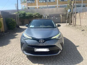 Toyota C-HR 2021 Green