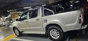 Toyota Hilux 2013 Purple