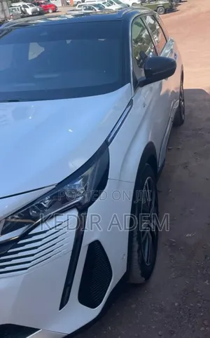Peugeot 5008 2021 White