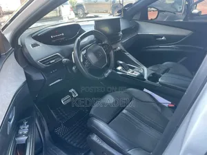 Peugeot 5008 2021 White