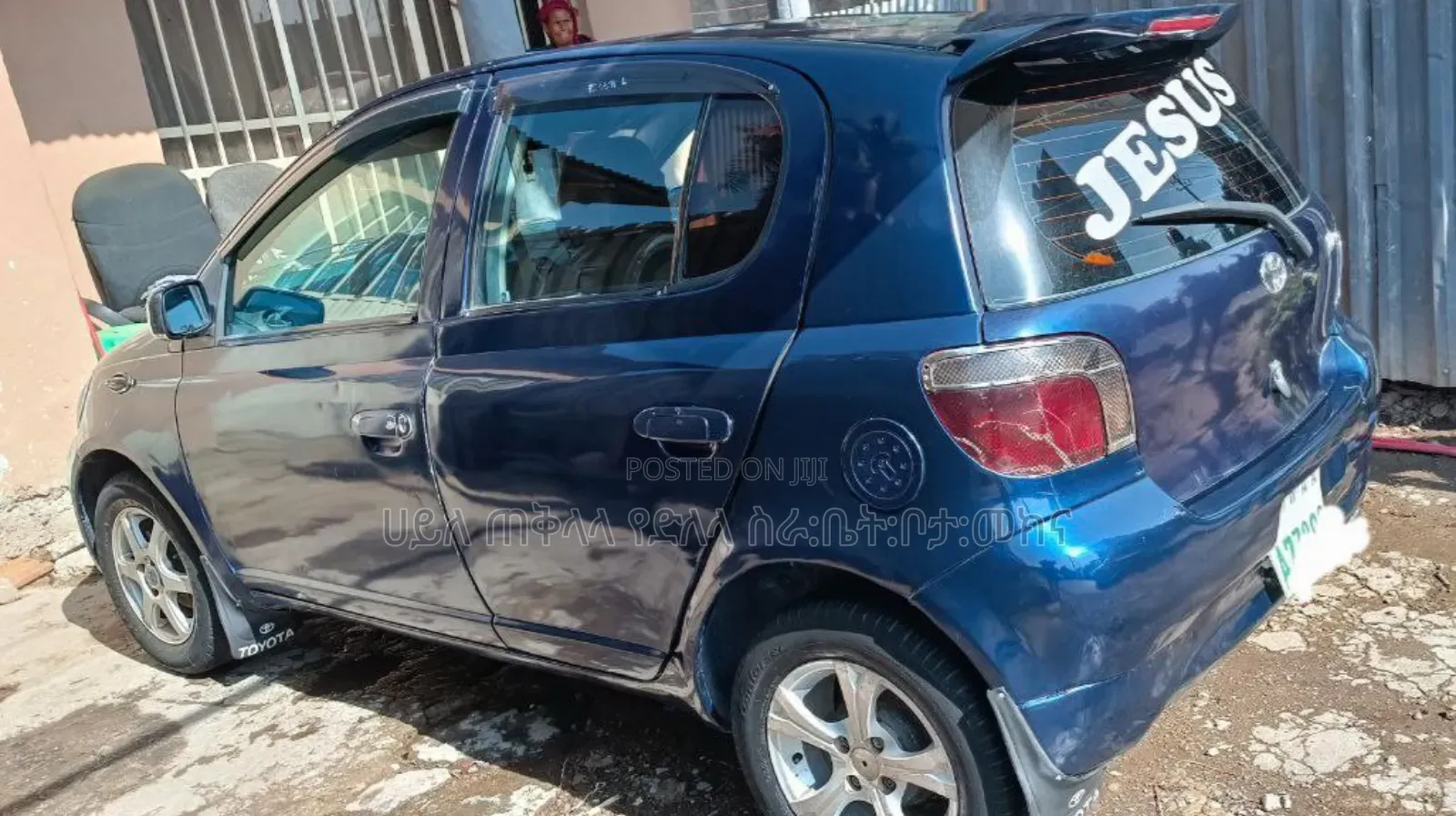 Toyota Vitz 2000 Blue