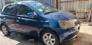 Toyota Vitz 2000 Blue