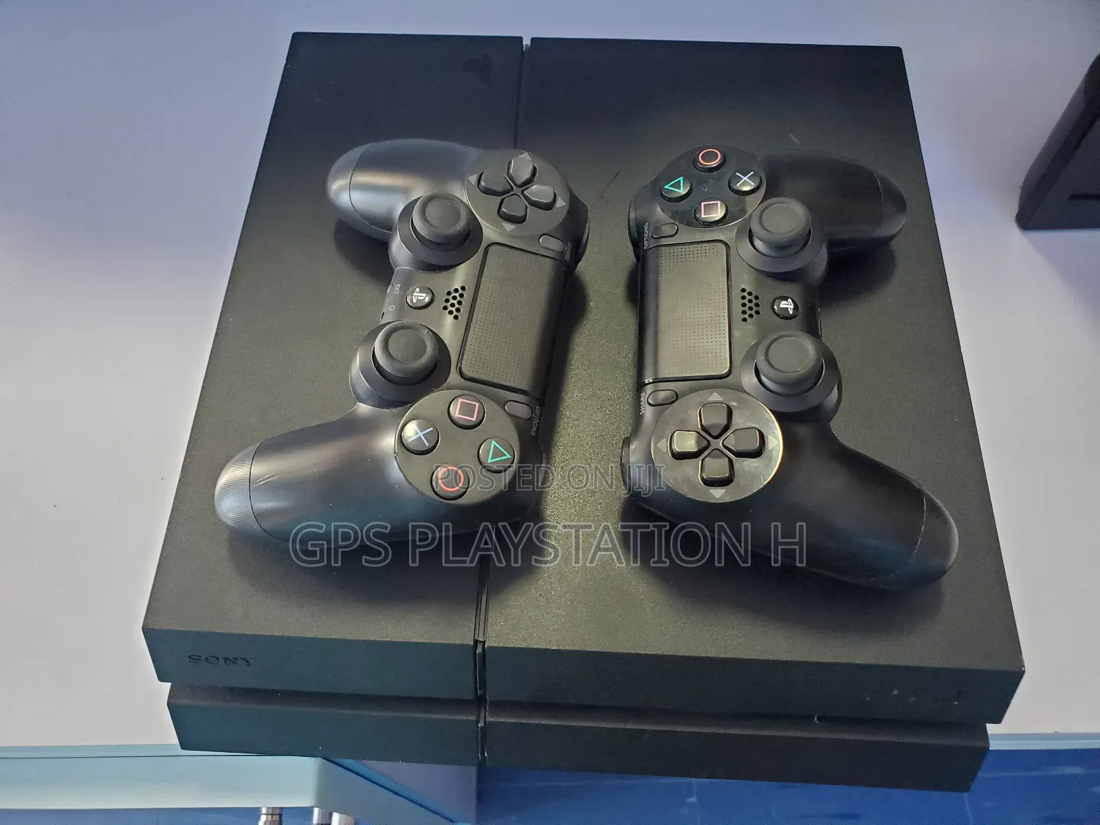 Playstation 4 Jeal Brak የተደረገ ነው