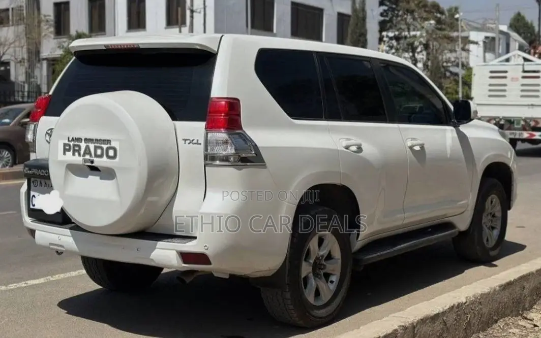 Toyota Land Cruiser Prado 2015 White