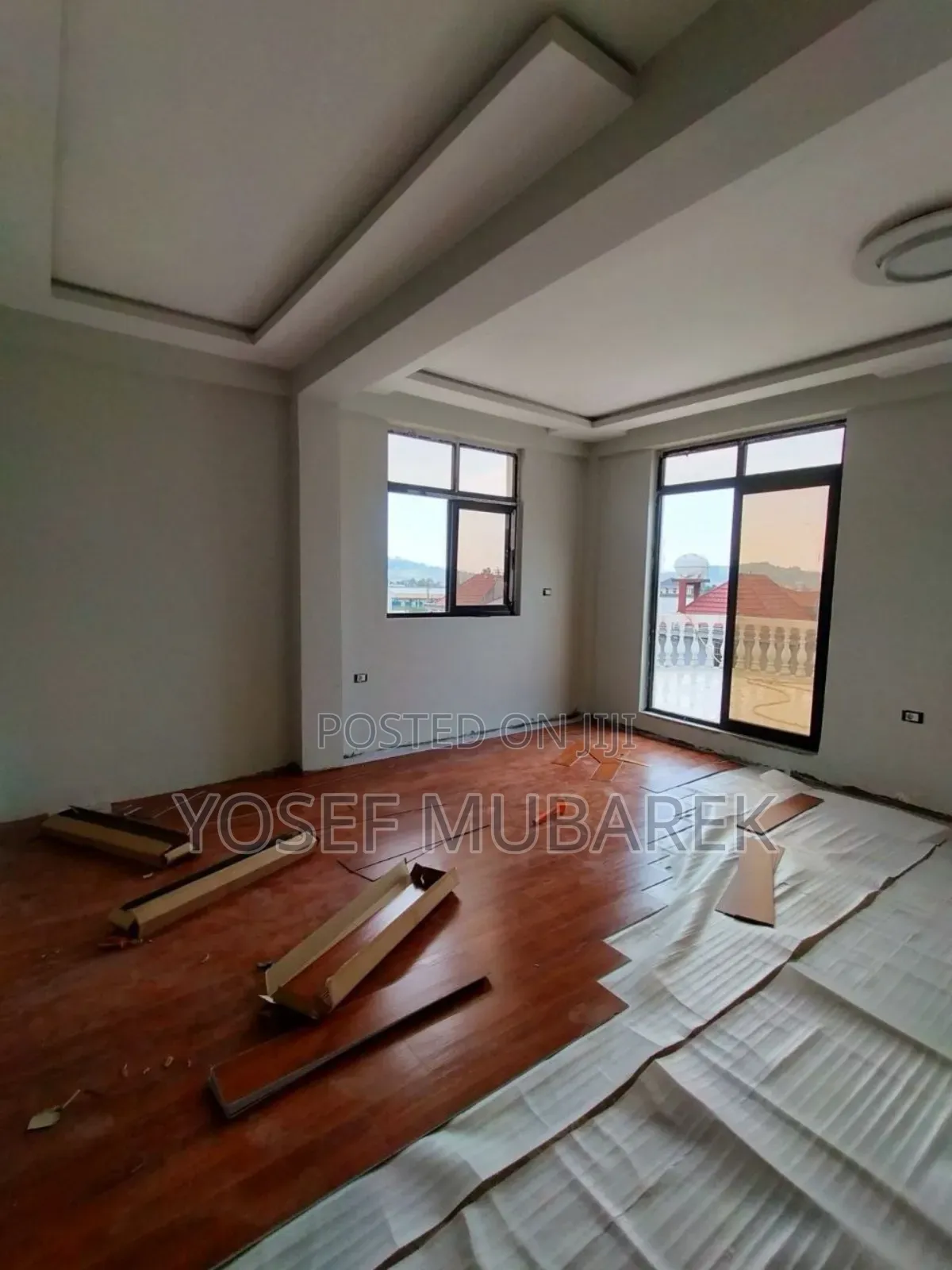 የውበት ጥግ የወለል ንጣፍ