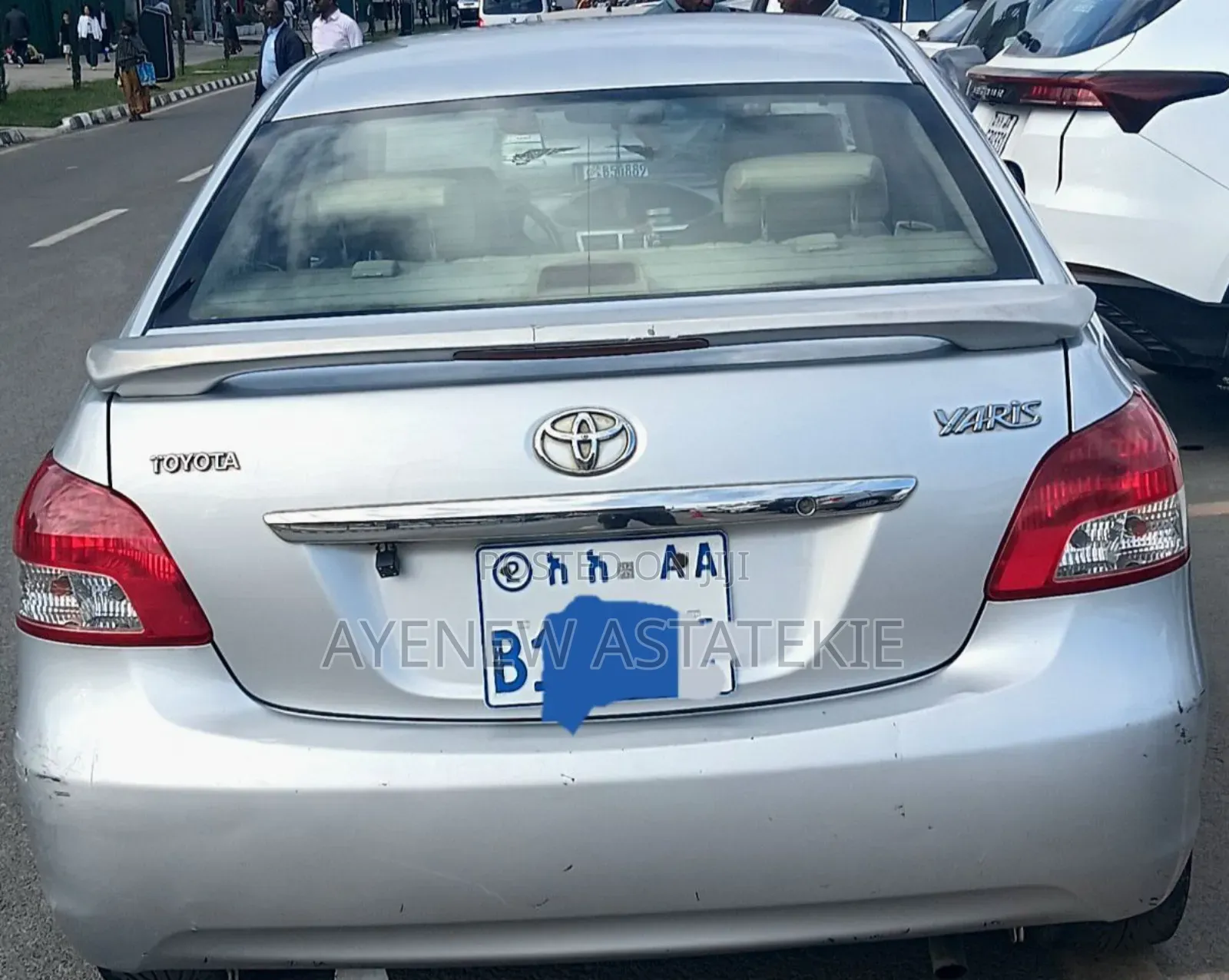 Toyota Yaris Base Sedan 4dr 2010 Silver