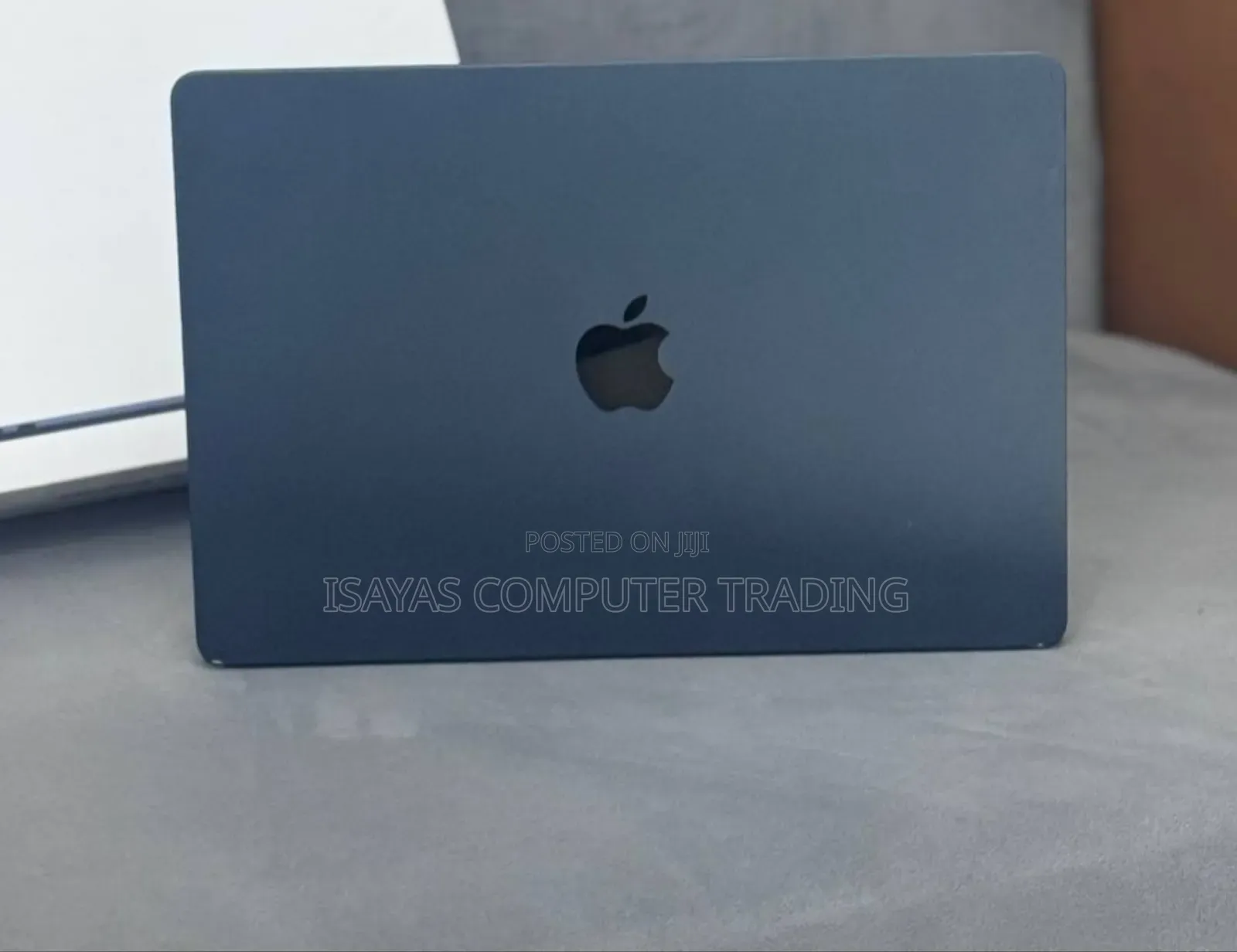 New Laptop Apple MacBook Air 2022 M2 8GB SSD 256GB