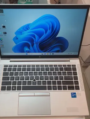 New Laptop HP EliteBook 840 G8 16GB Intel Core I5 SSD 512GB