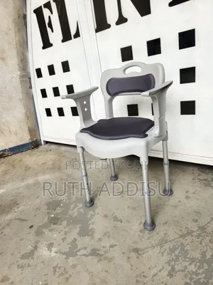 Commode Chair የሚታጠፍ ምቹ፮¢ተስማሚ ምርጥ ጠንካራ ዊልቸር Wheelchair፴€ዊልቸር የሚታጠፍ
