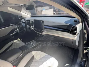 Volkswagen ID.6 2023 Blue