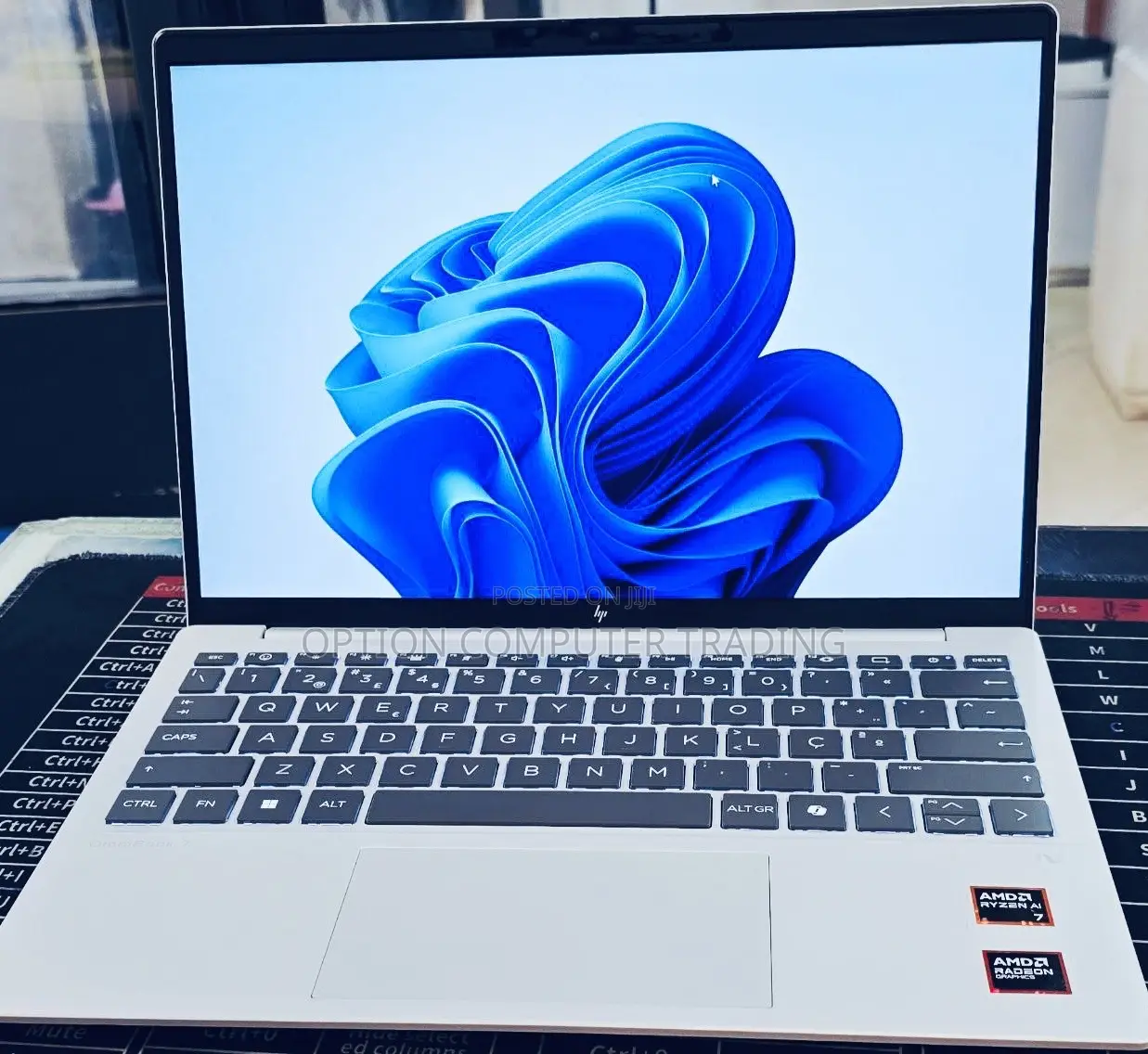 New Laptop HP OmniBook 7 14" 32GB AMD Ryzen 7 SSD 1T