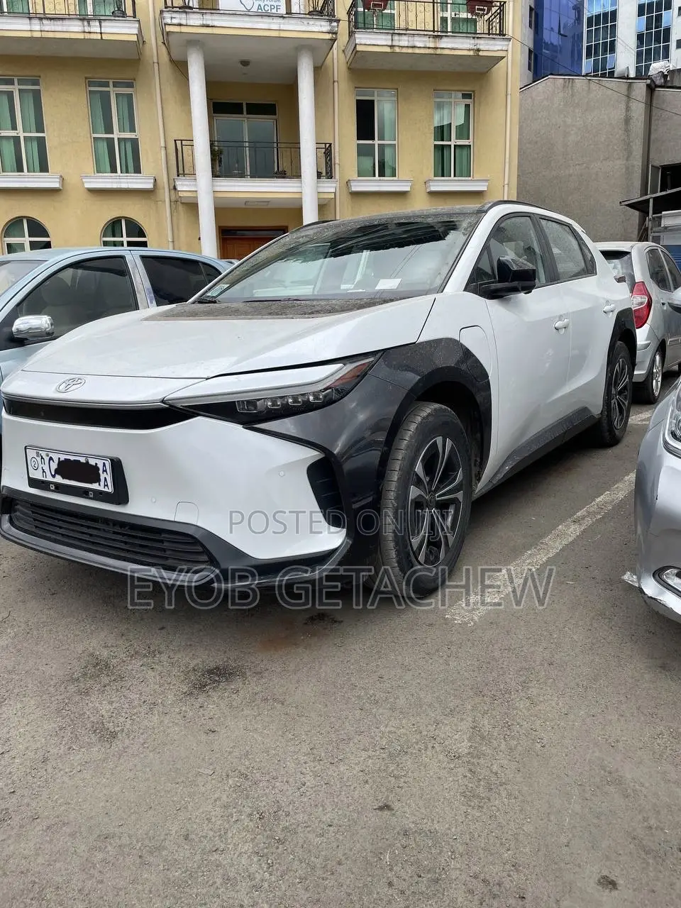 Toyota bZ4X 71.4 kWh AWD 2023 White