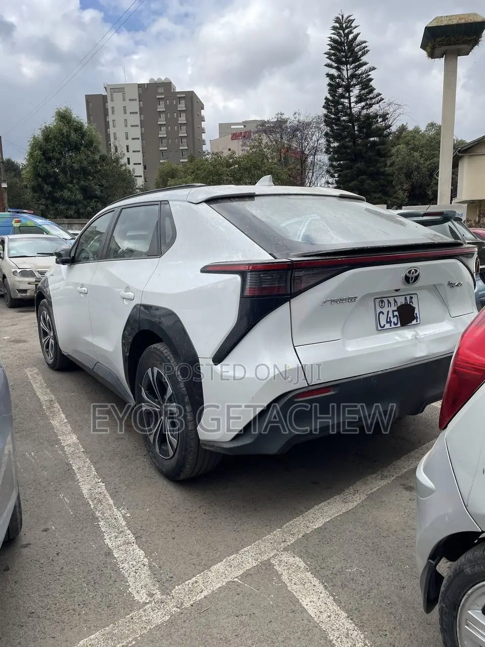 Toyota bZ4X 71.4 kWh AWD 2023 White