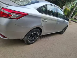 Toyota Yaris 2014 Silver