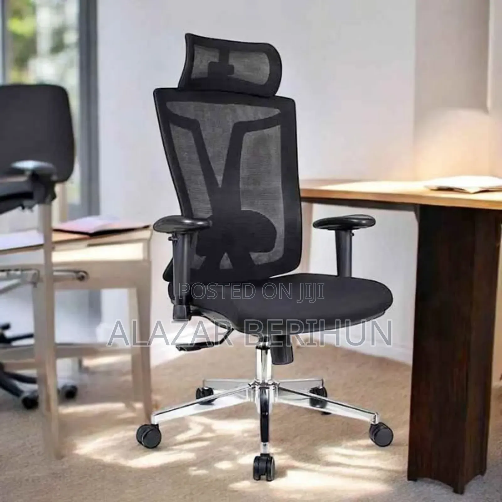 Modern Managerial Office Chair (Plastic Back)