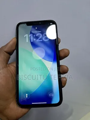 Photo - Apple iPhone 11 64 GB Black