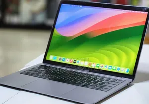 New Laptop Apple MacBook Pro 2019 8GB Intel Core I5 SSD 256GB