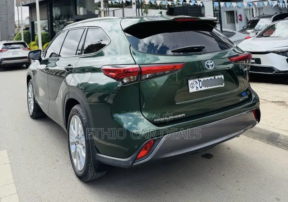 Toyota Highlander XSE FWD 2024 Green