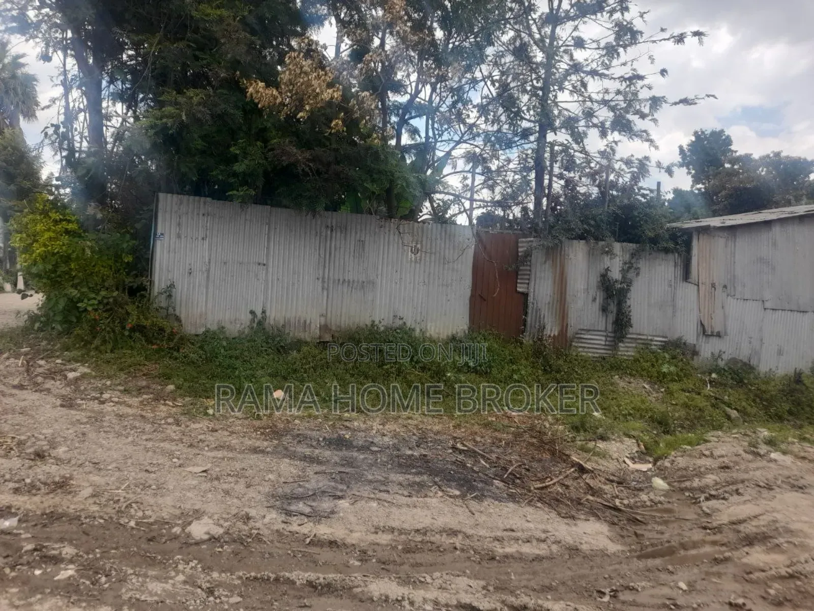 150.5ካሬ ፈራሽ ቤት ኣመቺ ቦታ ዲጂታል ካርታ ያለው ነባር ቤት ኤል ላይ ኣፍርሶ ለመስራት ኣመቺ ቦታ ላይ