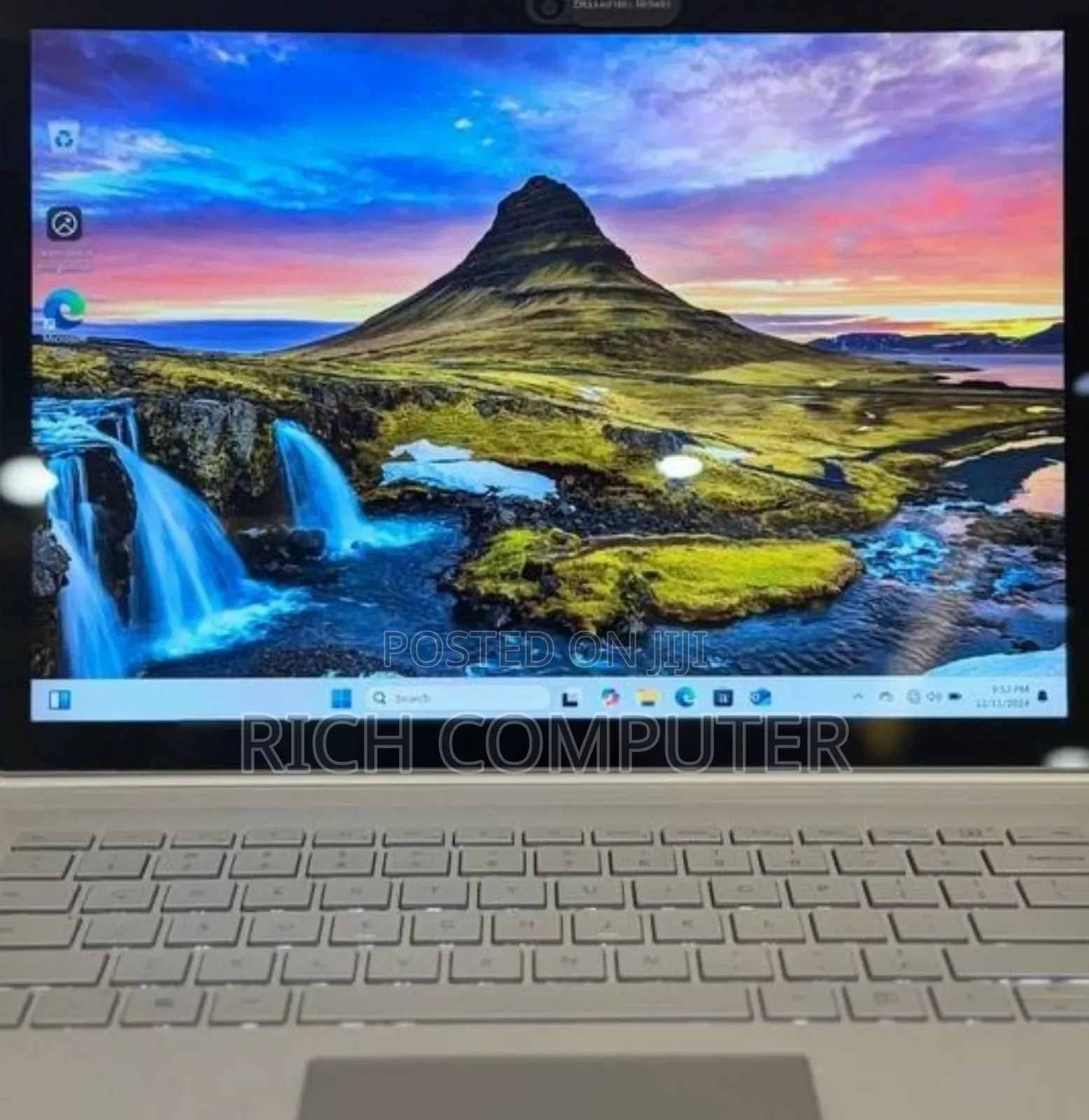 New Laptop Microsoft Surface 8GB Intel Core I5 SSD 256GB