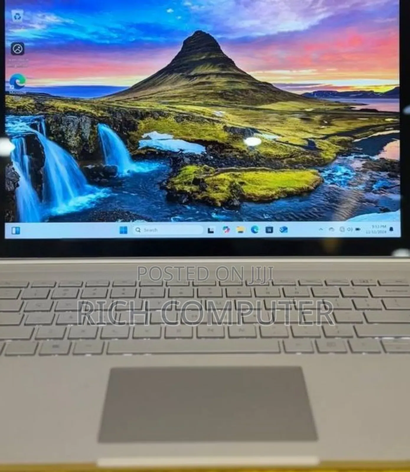 New Laptop Microsoft Surface 8GB Intel Core I5 SSD 256GB