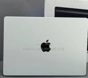 New Apple MacBook Air 2024 M3 13-Inch 8GB Intel Core I5 SSD 512GB