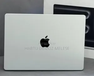 New Apple MacBook Air 2024 M3 13-Inch 8GB Intel Core I5 SSD 512GB