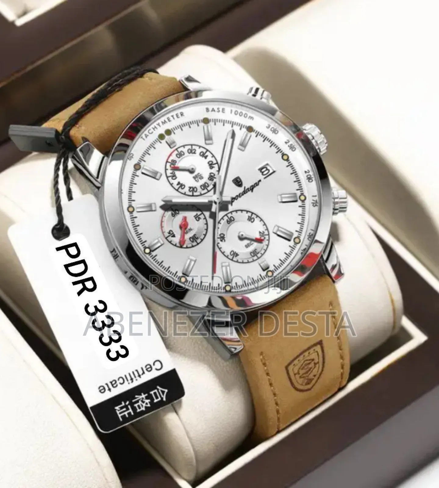 Poedagar 932 Men's Chronograph Watch With a Silver Case,
