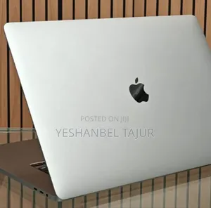 Photo - New Laptop Apple MacBook Pro 2019 16GB Intel Core I7 SSD 512GB