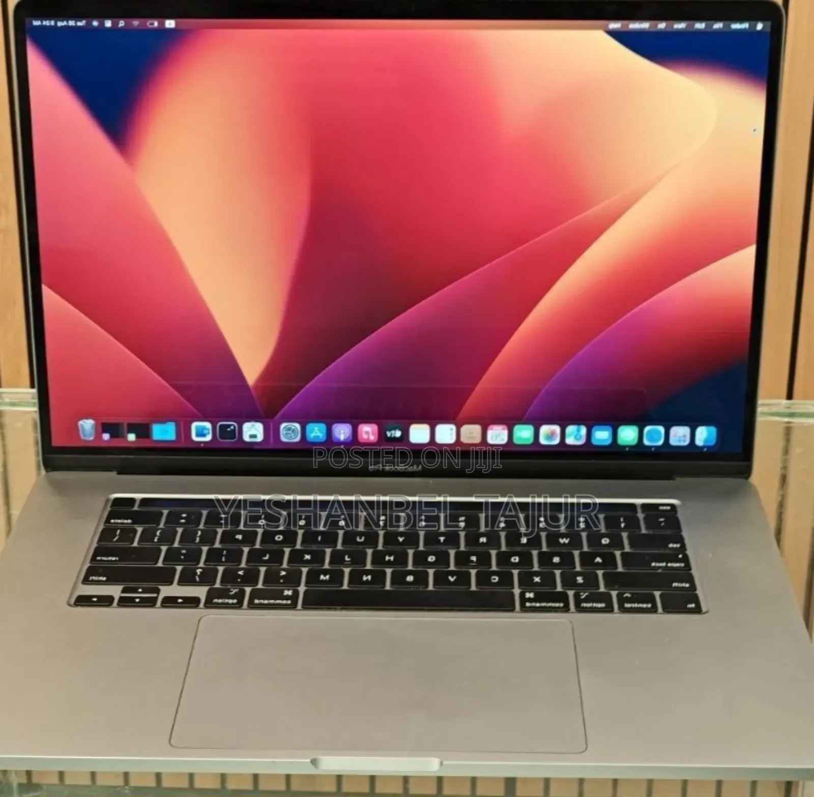 New Laptop Apple MacBook Pro 2019 16GB Intel Core I7 SSD 512GB