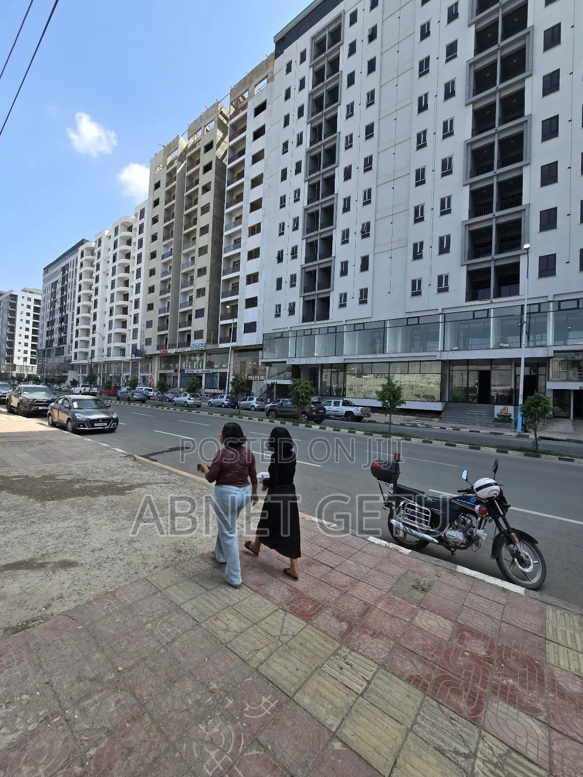 3bdrm Apartment in Jenboro Realestate, Bole for sale