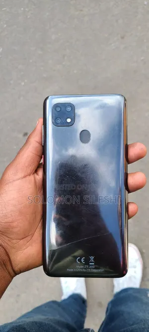 Photo - ZTE Blade 10 Smart 128 GB Black