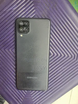 Photo - Samsung Galaxy A12 64 GB Black