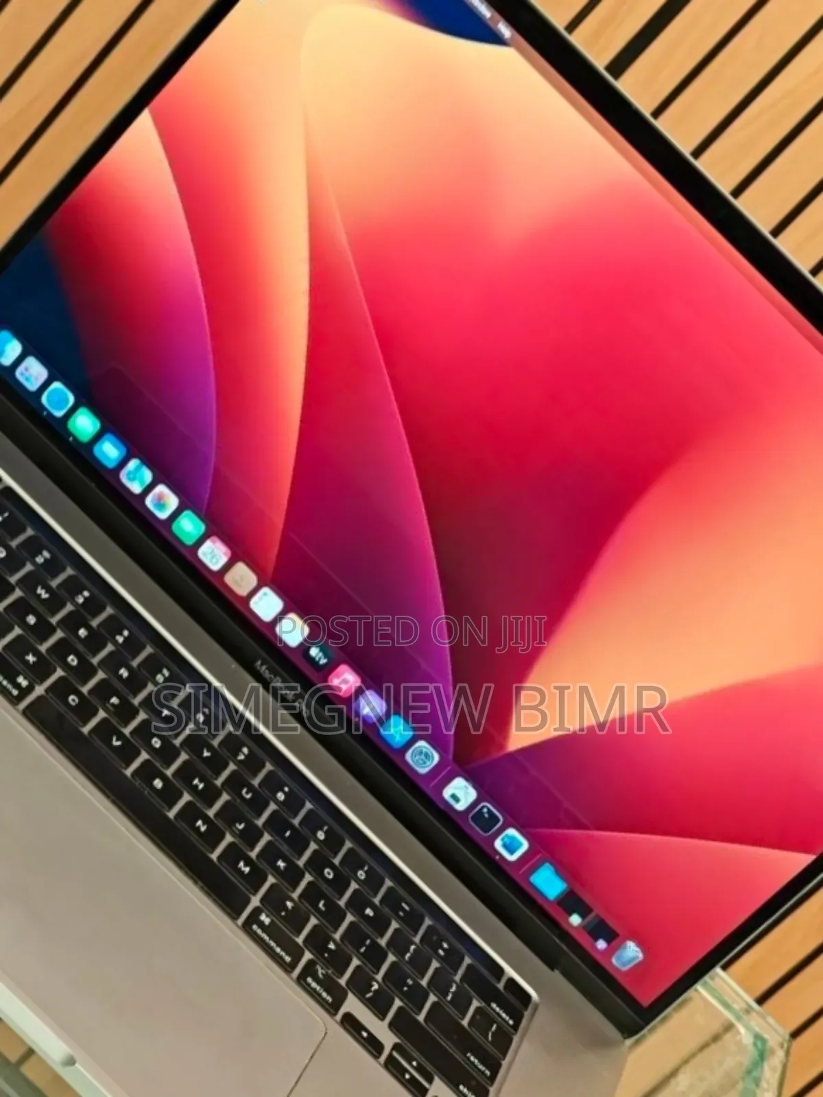 New Laptop Apple MacBook Pro 2019 16GB Intel Core I7 SSD 512GB