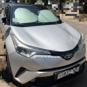 Photo - Toyota C-HR 2018 Silver