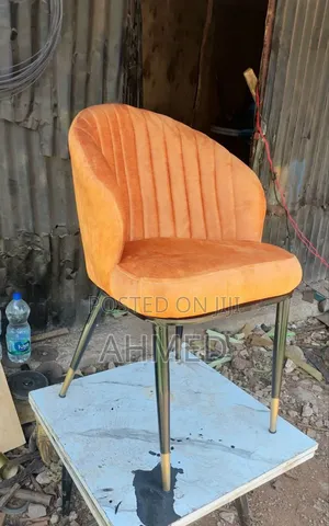 Cafe And Restaurant Chairs And Tables