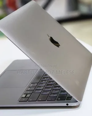 New Laptop Apple MacBook Air 2019 8GB Intel Core I5 SSD 256GB