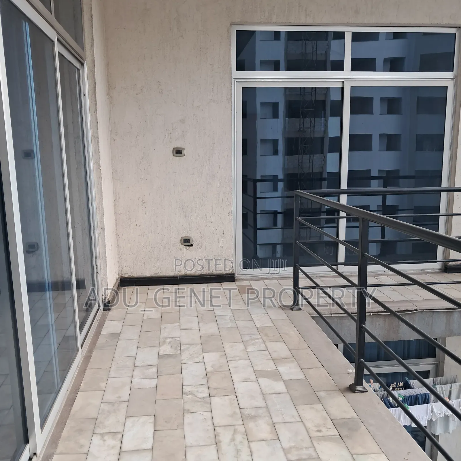 Furnished 3bdrm Apartment in መገና, Yeka for sale