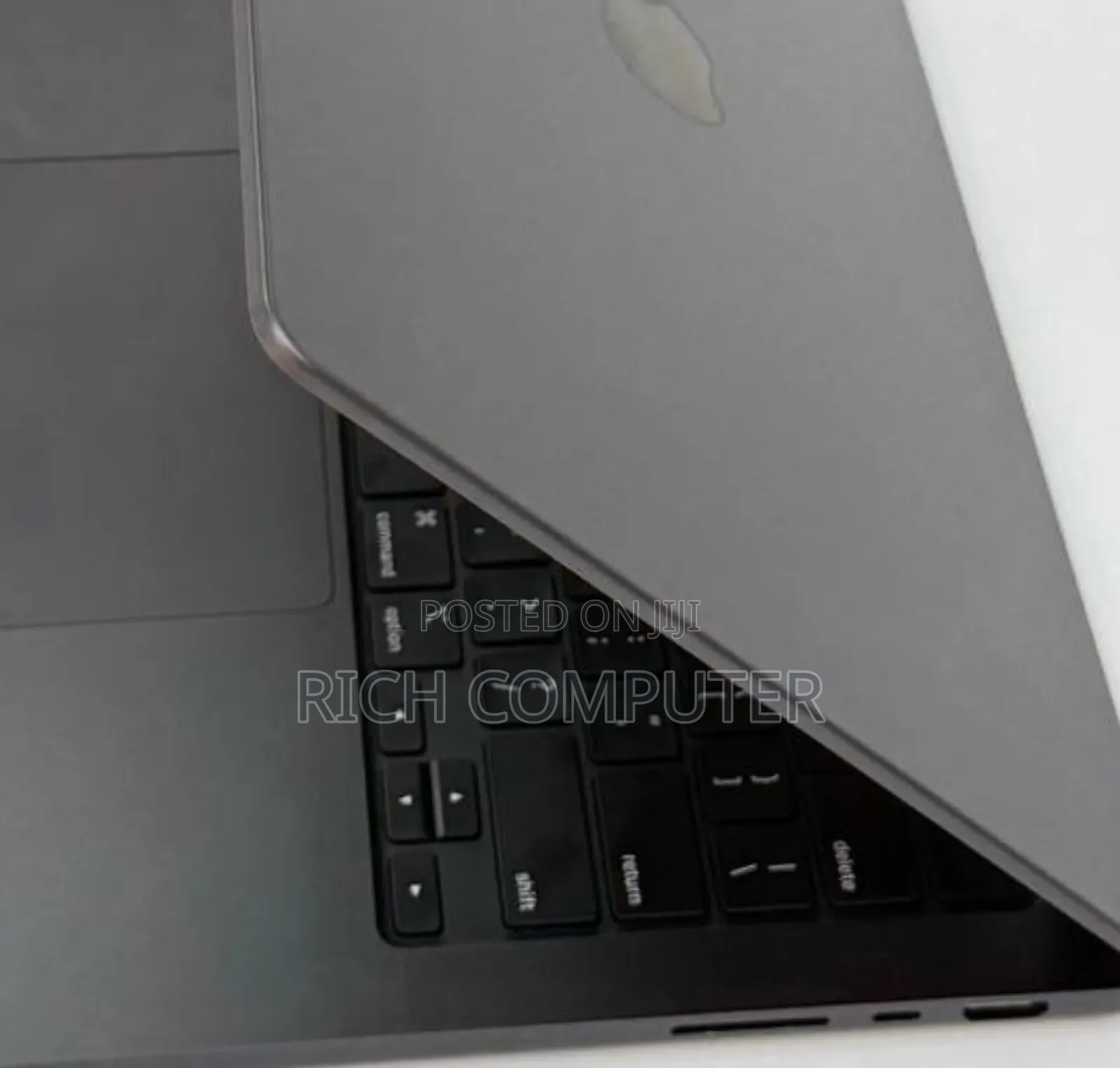 New Laptop Apple MacBook Air 2024 M3 13-Inch 18GB Apple M3 SSD 1T