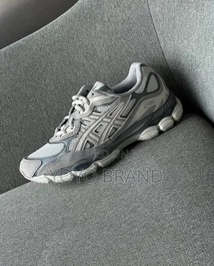 Photo - Asics Gel Nyc Cream Gray Fashion Sneaker