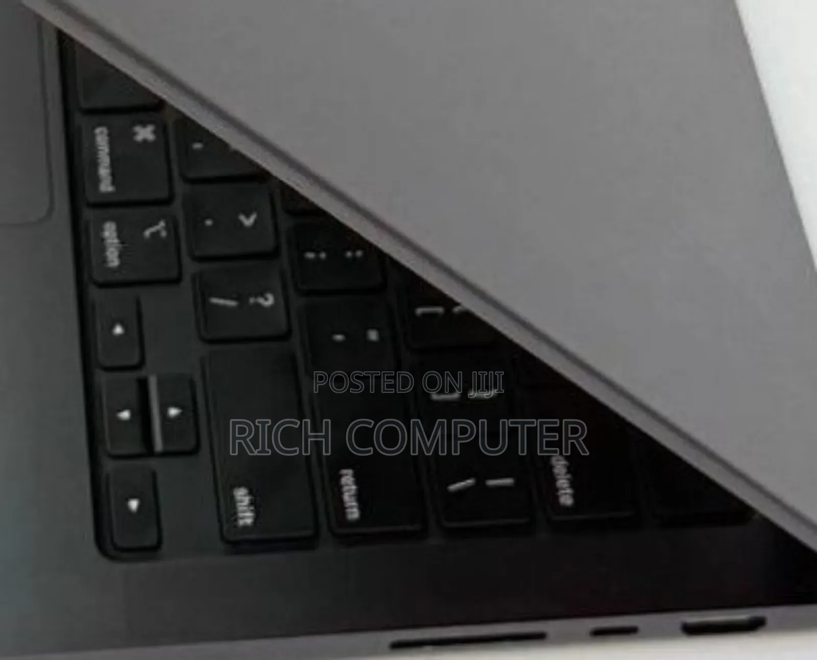 New Laptop Apple MacBook Air 2024 M3 13-Inch 18GB Apple M3 SSD 1T