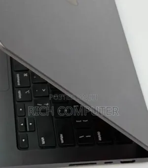 New Laptop Apple MacBook Air 2024 M3 13-Inch 18GB Apple M3 SSD 1T